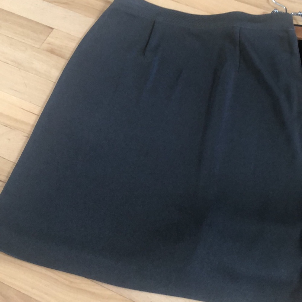 Exclusively Misook 22” Skirt S deep slate gray Knit stretch acrylic slate deep - Picture 6 of 11